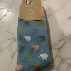 BAMBOO Blue Socks with Multicolor Kiwi Bird Pattern